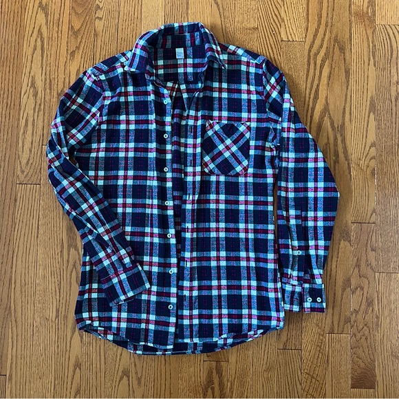 American Apparel Flannel Plaid Button-up Shirt. - Picture 1 of 6
